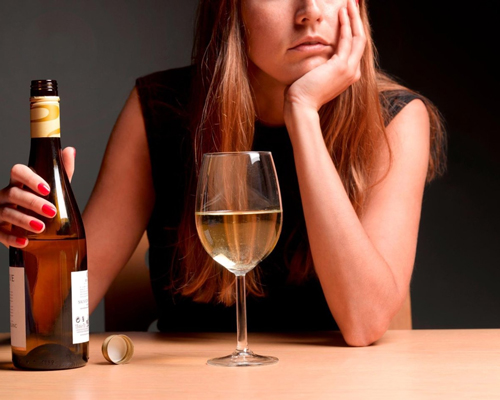 Анонимное лечение женского алкоголизма в Короче